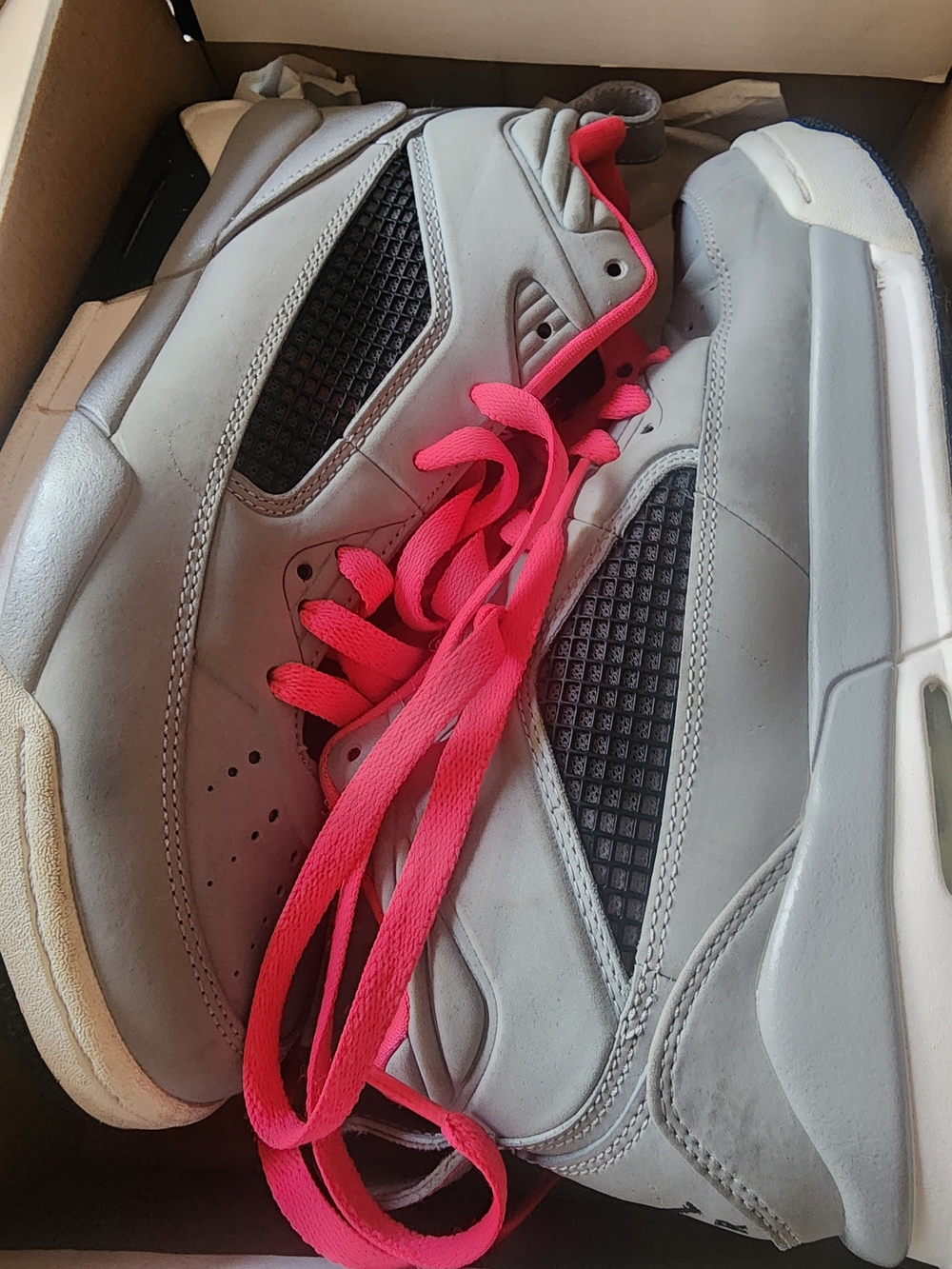 Jordan Flight Box Label in Wolf Grey and Black